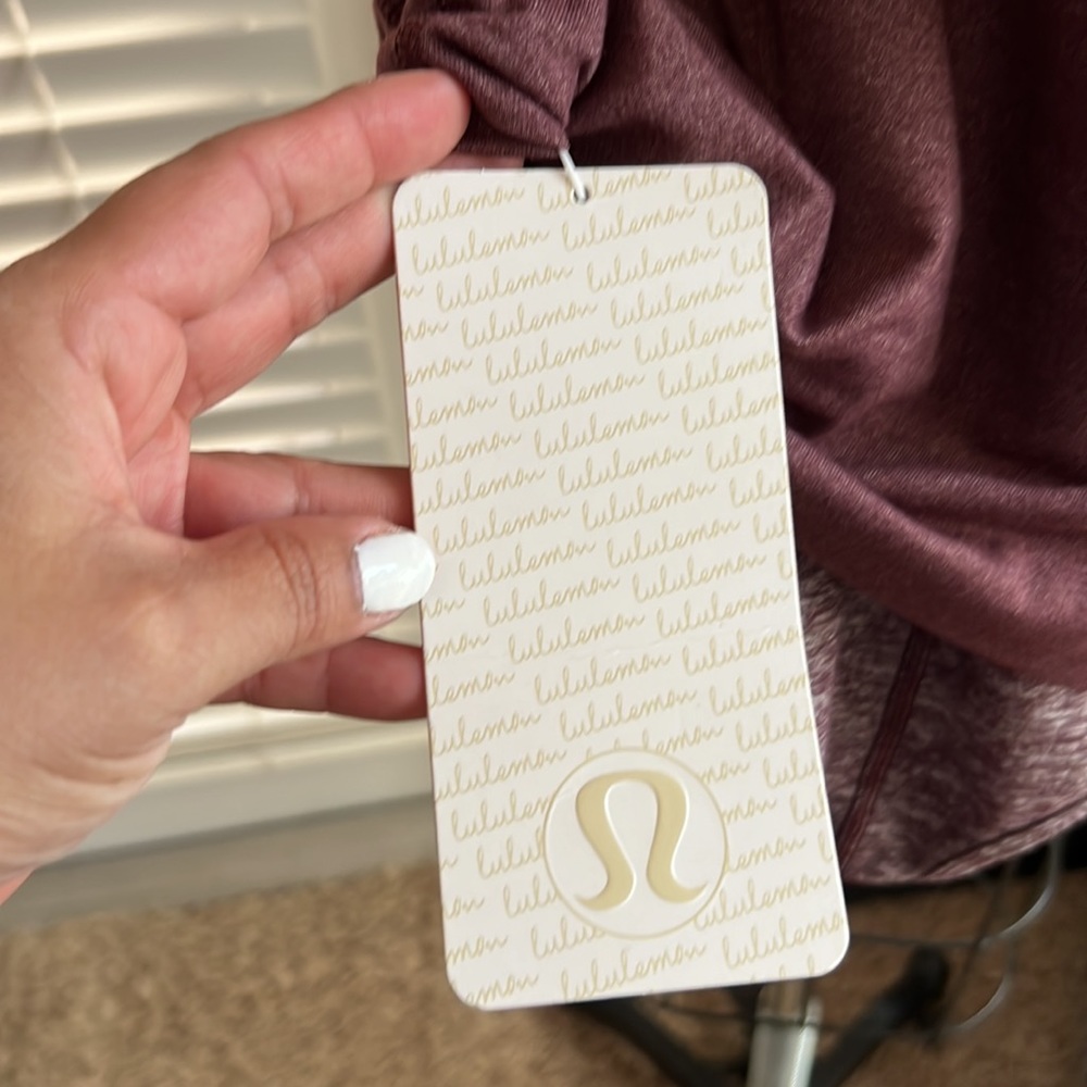 Lululemon - Picture 9 of 9
